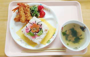 季節の行事に合わせた給食